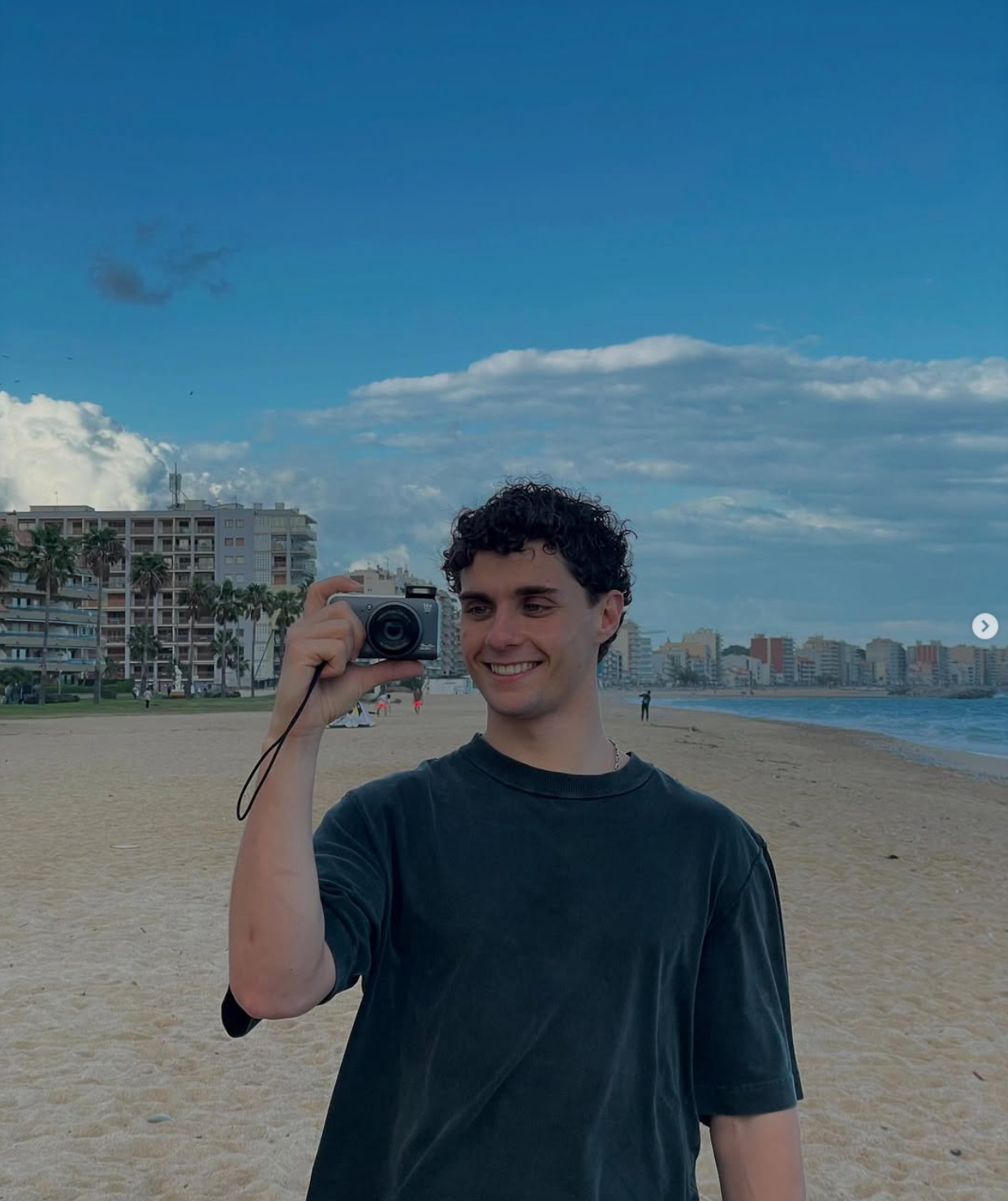 Alt Image